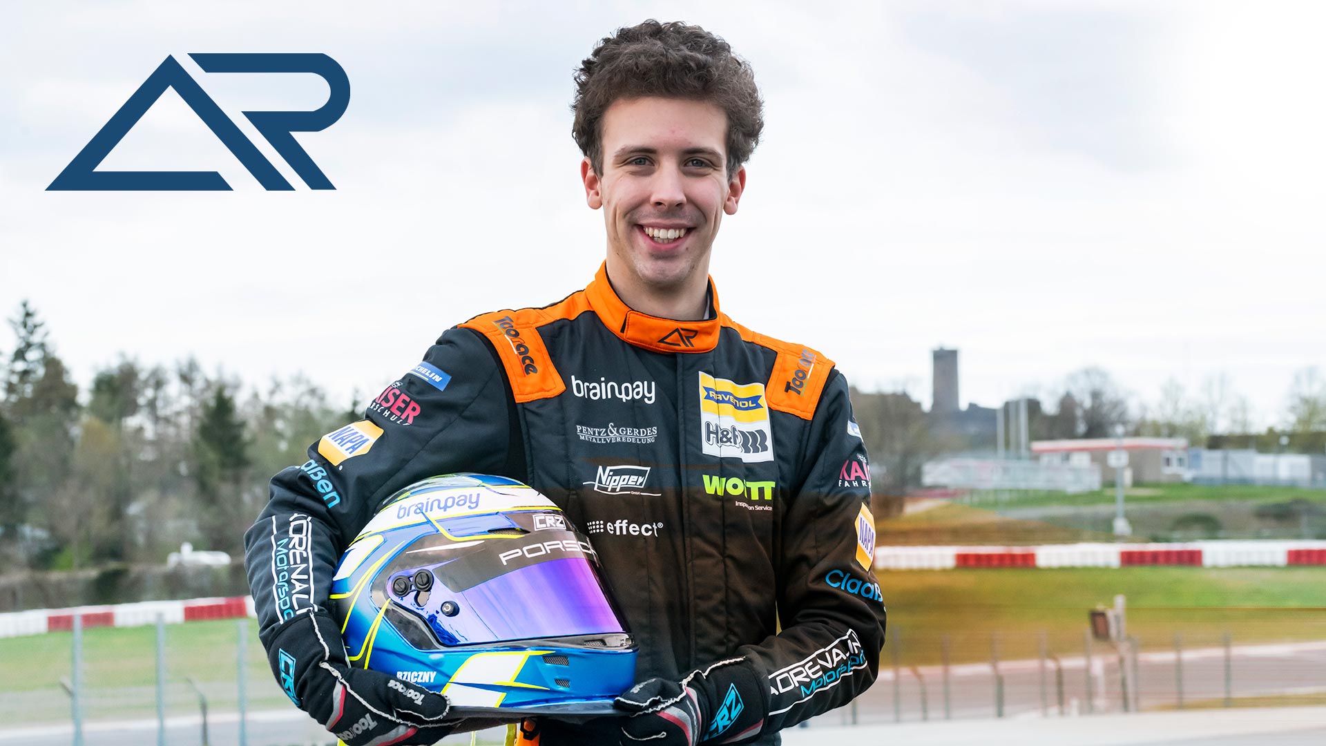 Adrian Rziczny fährt 2026 in der Nürburgring Langstrecken Serie und dem legendären 24h Nürburgring in einem Porsche 718 Cayman GT4 CS in der Klasse Cup3