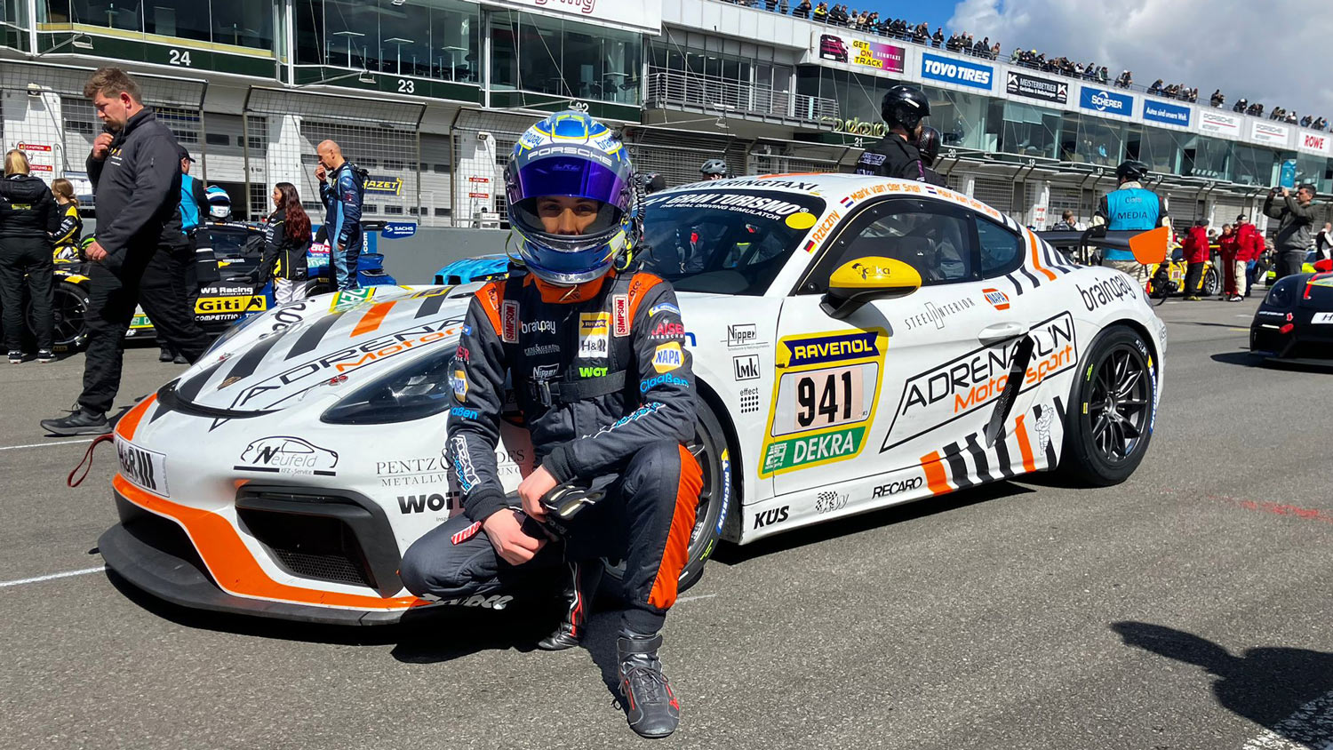 Adrian Rziczny und sein Porsche Cayman von Adrenalin Motorsport beim 24h-Qualifiers-Doubleheader 2026